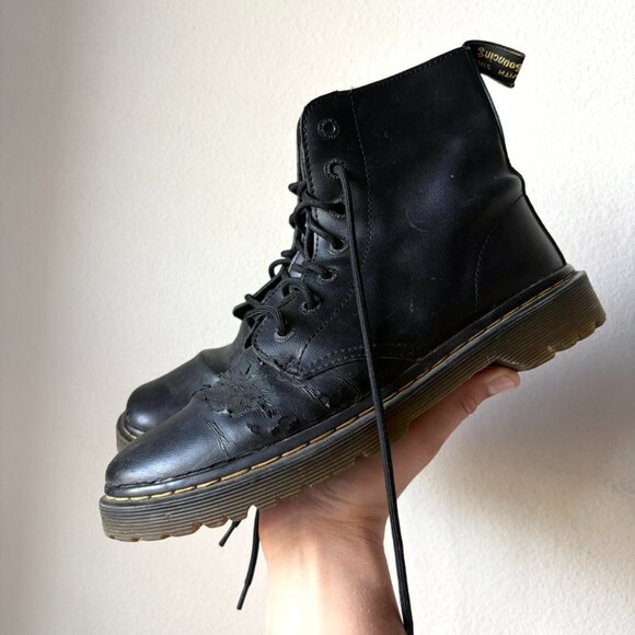 Dr. Martens Black Leather Combat Boots Men\'s 9 Shoes Distressed main image 6